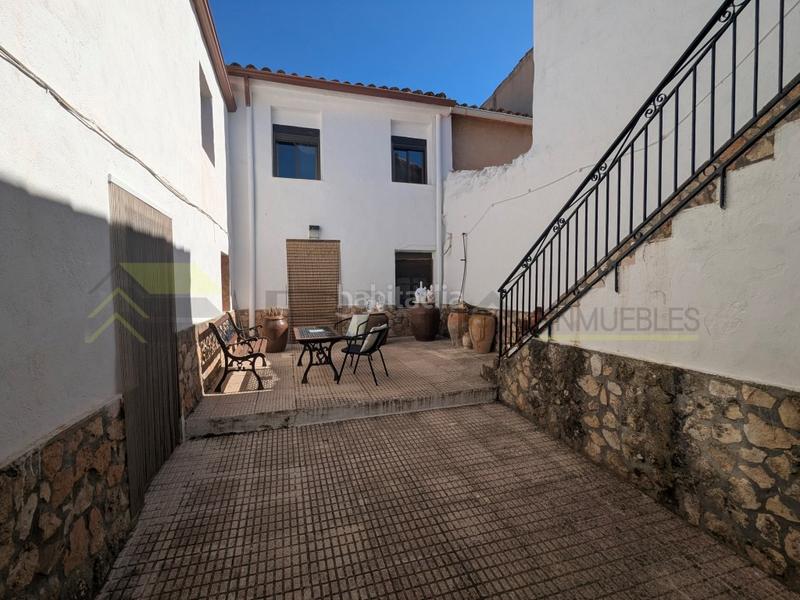 Foto c2326ed1-830c-41be-b282-96a649c1a7cc. Casa amb aparcament a Alatoz