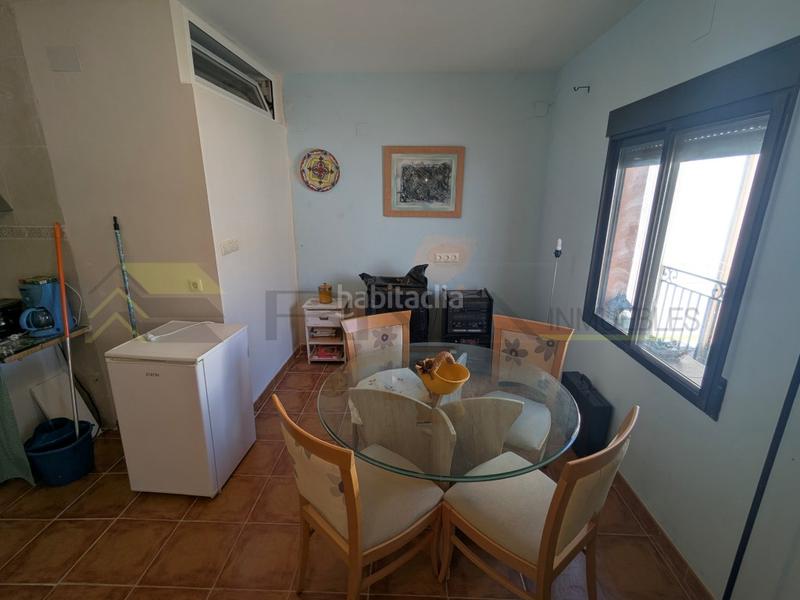 Foto f9dbd4f9-2afa-4718-9e86-44811f6a1d54. Casa amb aparcament a Alatoz