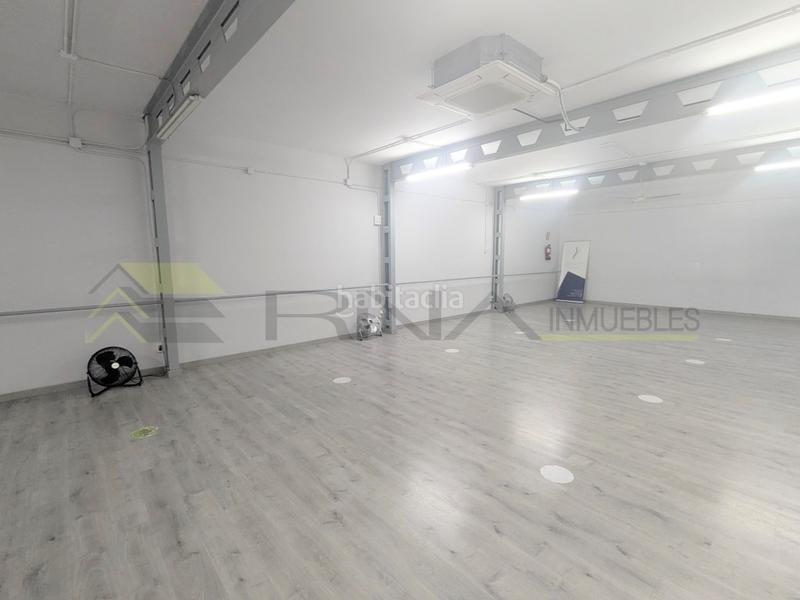 Foto 165a03b4-1c53-43d5-be96-9a396c85f530. Pas-de-porte local commercial dans Petrer