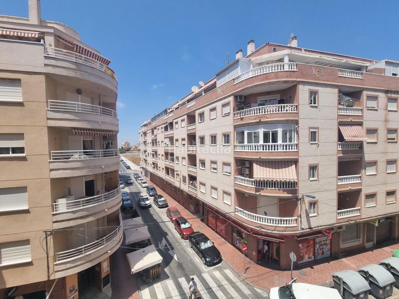 Foto e0c22767-618f-439f-9b6e-a3c0fa4c81f3. Apartament amb piscina a Antonio Machado Torrevieja