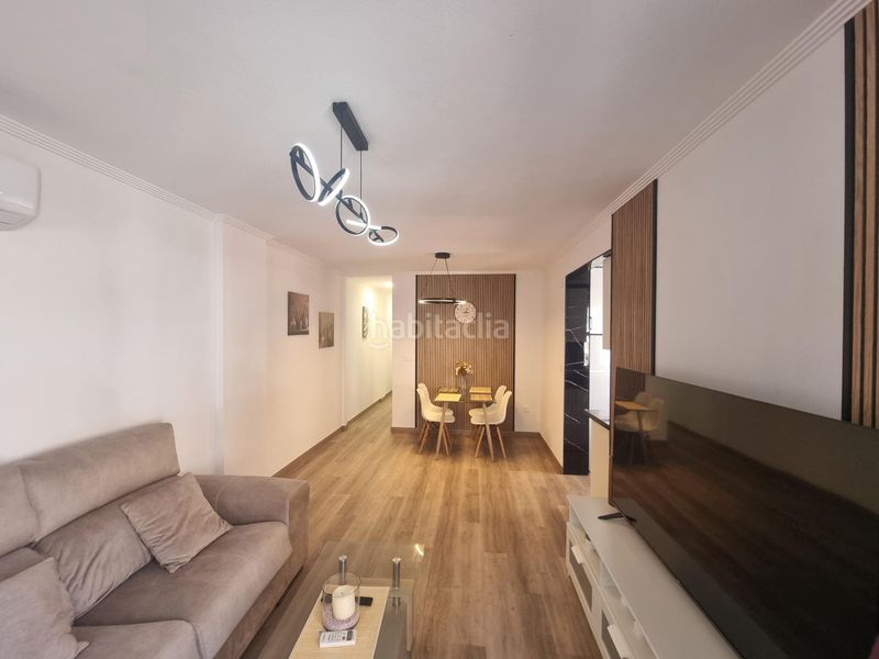Foto f9ba8f85-aa30-4e0f-b488-e64ecf21902c. Apartament amb piscina a Antonio Machado Torrevieja