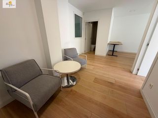 Lloguer Oficina  Avenida de navarro reverter. Se alquilan dos oficinas modernas en una ubicación privilegiada