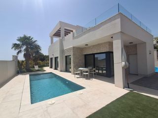 Rent House  Calle praga. Casa en golf bahía, finestrat  alquiler larga temporada 3500