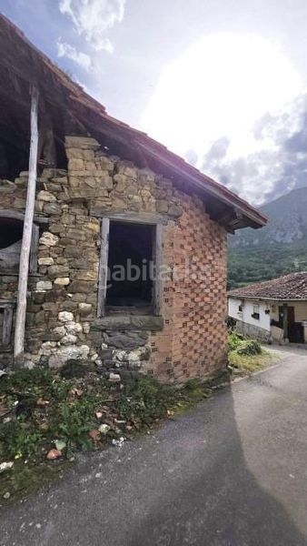 Foto 40b5f601-4fad-460a-b96b-8101c509f584. Casa a Quirós