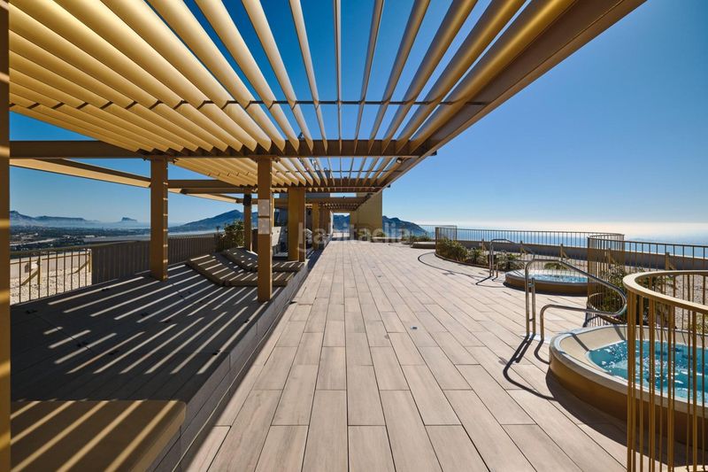 Foto 51f59c88-7c78-4f04-b5cd-175c7fc5c2ee. Apartament amb calefacció aparcament piscina a Playa Poniente Benidorm