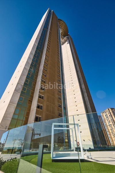 Foto 6bd01dda-4ea6-4c1b-aa5e-83003d127724. Apartament amb calefacció aparcament piscina a Playa Poniente Benidorm