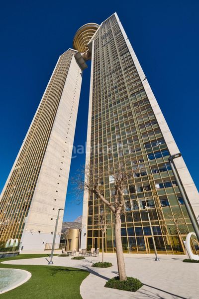 Foto b2f3f033-ec0f-47f3-85d8-4ccd718c755a. Apartament amb calefacció aparcament piscina a Playa Poniente Benidorm