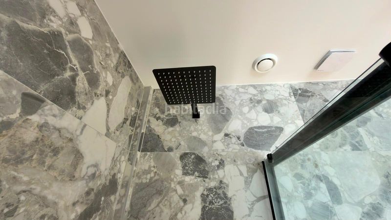 Foto 3574a7ed-456c-4408-a0e7-b92c2988644a. Àtic amb calefacció aparcament piscina a balcón de Finestrat-terra marina Finestrat