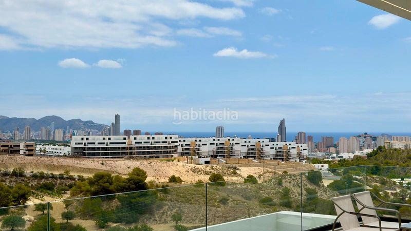 Foto 4fc15b78-4845-4275-a58c-cb202b337d5a. Àtic amb calefacció aparcament piscina a balcón de Finestrat-terra marina Finestrat