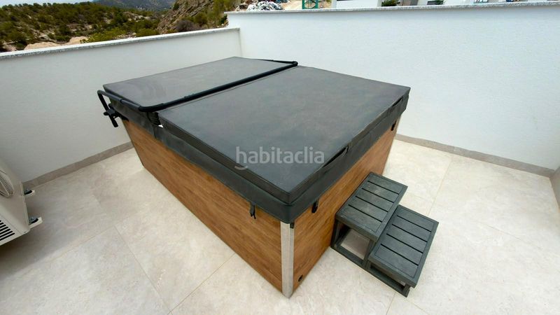 Foto 601b8afa-9f88-4483-bea4-289858ee5b73. Àtic amb calefacció aparcament piscina a balcón de Finestrat-terra marina Finestrat