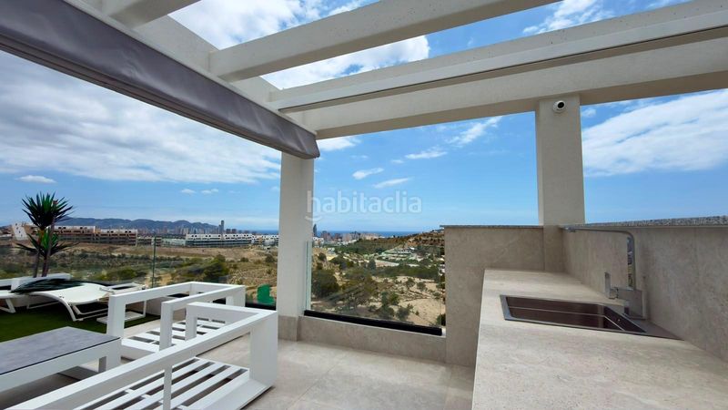 Foto a092f762-a4b6-4c85-a508-fce1e29ef853. Àtic amb calefacció aparcament piscina a balcón de Finestrat-terra marina Finestrat