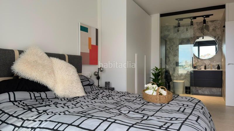 Foto c42a05e5-bd04-4188-9f64-27fa17e71090. Àtic amb calefacció aparcament piscina a balcón de Finestrat-terra marina Finestrat
