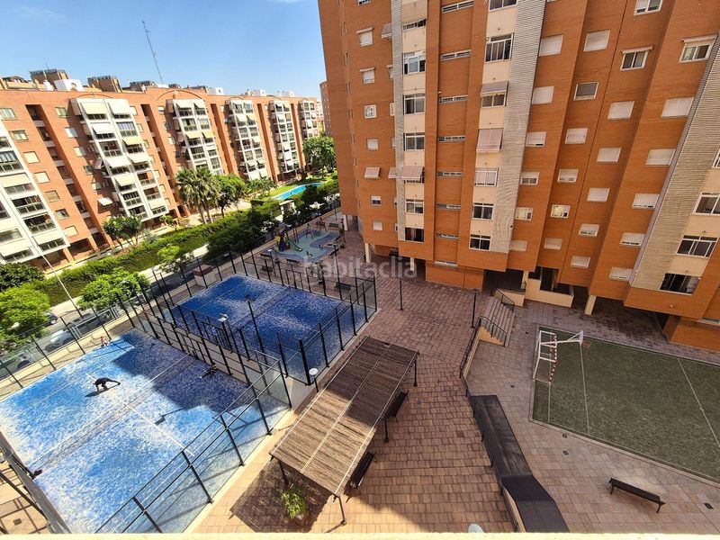 Foto b6e8bafa-45bb-45e5-91fb-614f99371edf. Pis amb aparcament piscina a Babel Alicante