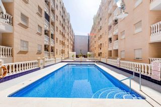 Apartment  Loma la. Se vende buen apartamento de 3 dormitorios con garaje y piscina