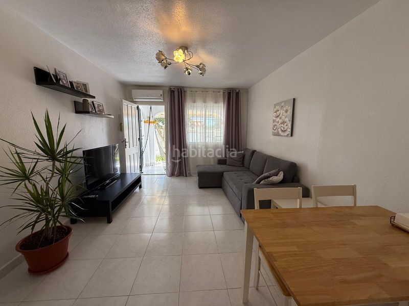 Foto cf85400a-2e25-437a-b867-5f9806db5e0e. Casa amb piscina a Zona Carrefour - Urbanizaciones Torrevieja