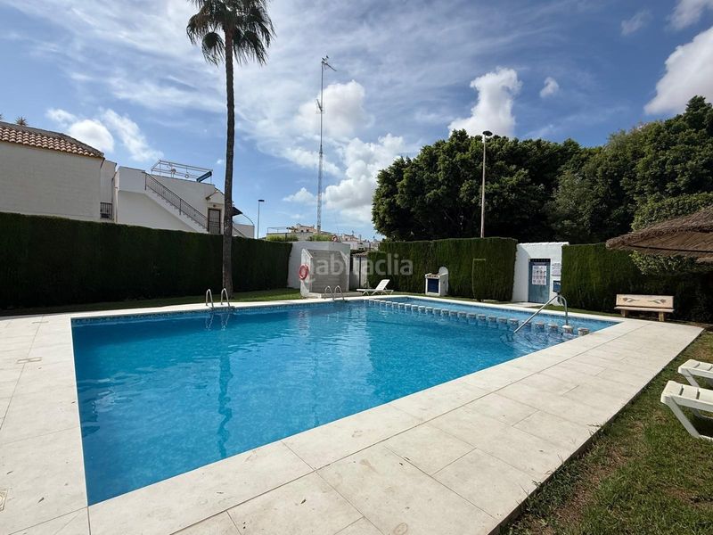 Foto da27fb1e-8229-4202-869f-667db6a1ac50. Casa amb piscina a Zona Carrefour - Urbanizaciones Torrevieja