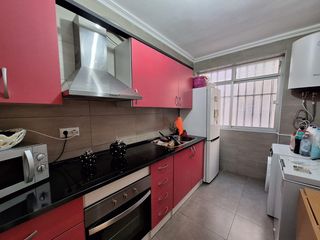 Pis  Calle moncada. Moderno y acogedor piso reformado en alicante  130,000