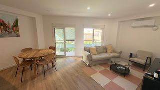 Affitto Piccolo appartamento  Calle del alcalde suárez llanos. Amplia vivienda de 3 dormitorios con balcón y bonitas vistas