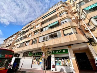 Apartament  Avenida avenida diego ramírez pastor. Espaciosa vivienda de 4 habitaciones y 2 baños rodeado de todos
