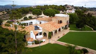 Chalet à La Fustera. Casa de lujo en benissa