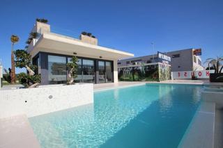 Chalet en San Miguel de Salinas. Bellavista es un gran proyecto, que cuenta con 4 fases. en este