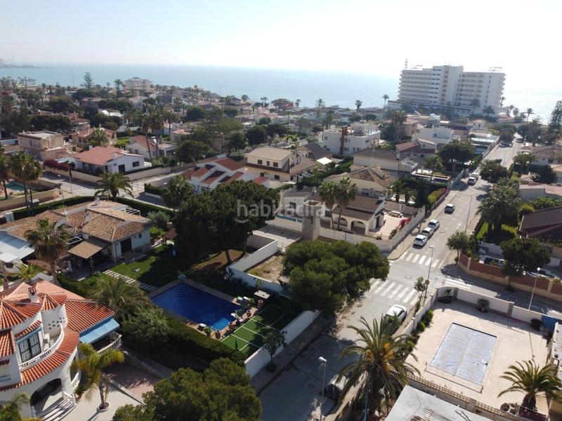 Foto e5a145d0-0ad5-40a5-bf3a-c799915d4776. Chalet con riscaldamento parcheggio piscina in La Zenia Orihuela