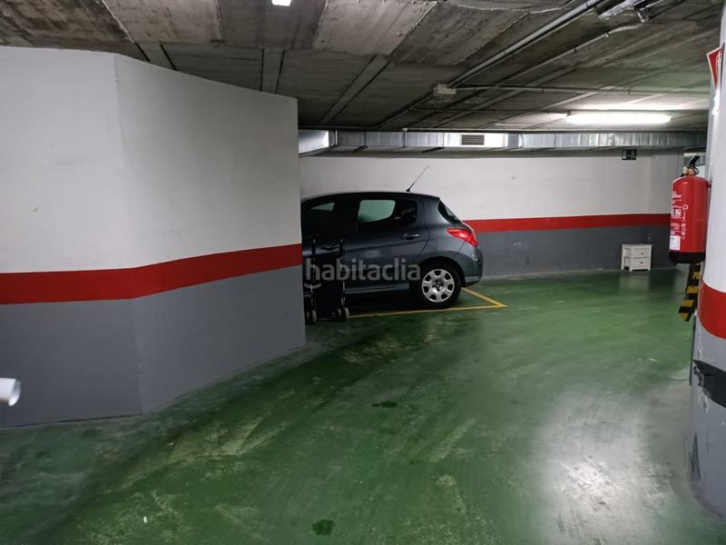 Foto 2d0d8b23-747d-4e0b-9493-0128305eb5df. Aparcament cotxe a Mercado Alicante