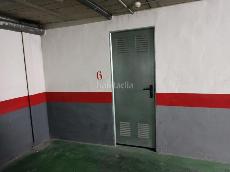 Foto f241c6bd-c70d-49a2-8dbd-361bc919189b. Aparcament cotxe a Mercado Alicante