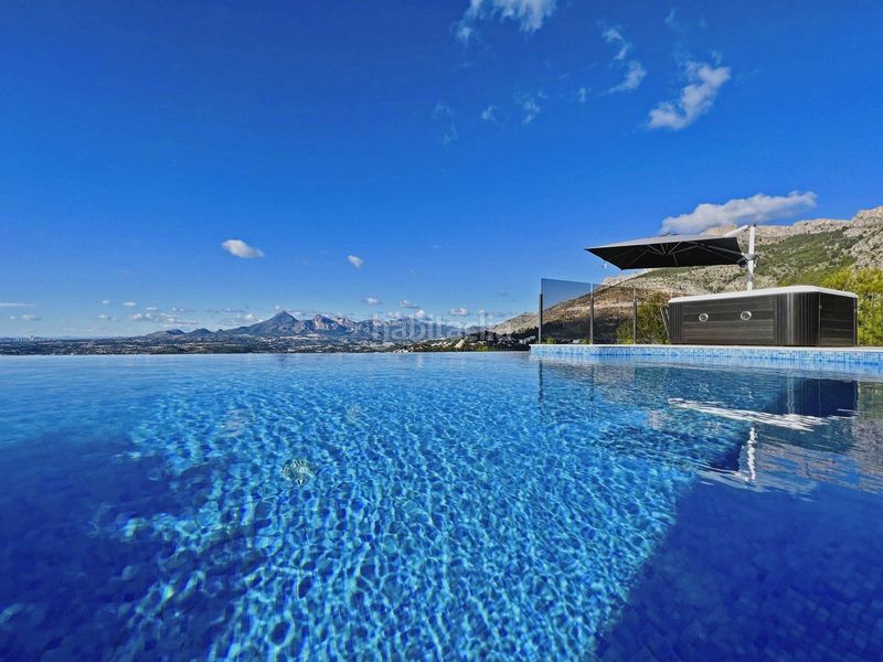 Foto 0a83f028-ab99-41db-8f4b-4ccf156cd1fc. Xalet amb aparcament piscina a Altea hills Altea