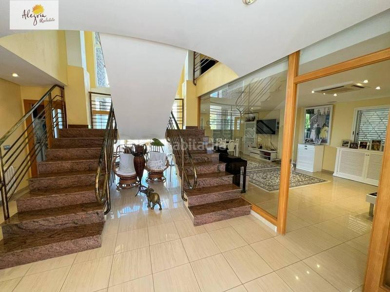 Foto 4d764785-f452-4958-84ea-dd9a554bc13a. Chalet con riscaldamento parcheggio piscina in Polígono del Aeropuerto Manises