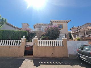 Chalet in Villamartín-Las Filipinas. Villa independiente en orihuela costa !!!