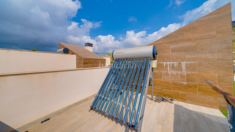 Foto c79c5aee-22c0-437c-9937-44e723d6bf89. Xalet amb calefacció aparcament piscina a balcón de Finestrat-terra marina Finestrat