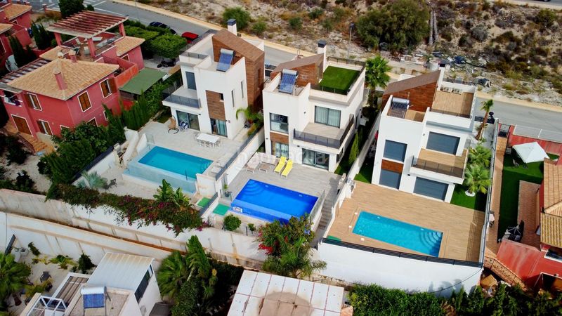 Foto c7dbe526-0468-4793-a2d9-29414d87efbe. Xalet amb calefacció aparcament piscina a balcón de Finestrat-terra marina Finestrat