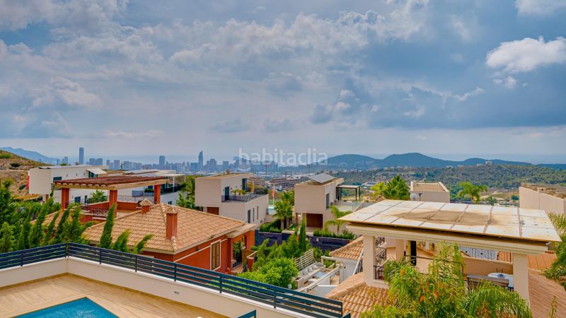 Foto e13afa62-61e9-4e12-80dd-51279caca7a7. Xalet amb calefacció aparcament piscina a balcón de Finestrat-terra marina Finestrat