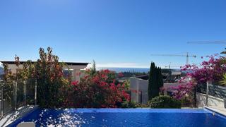 Chalet  Granada. Moderna villa con vistas al mar desde todas las habitaciones en