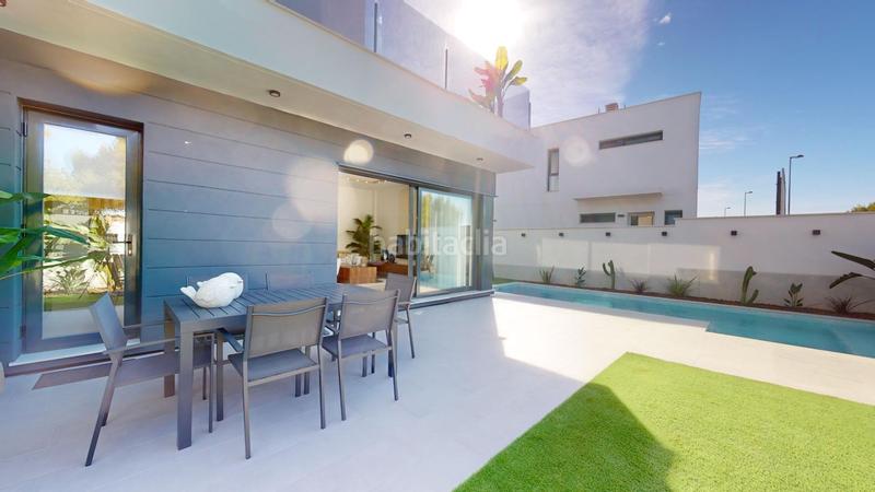 Foto 007c799b-eda8-4049-8490-6c5122e79a0f. Chalet villa moderna independiente en roda golf, murcia en San Javier