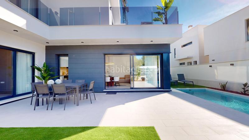 Foto dfc45438-d36f-40fe-b468-3bd064cc4d88. Chalet villa moderna independiente en roda golf, murcia en San Javier