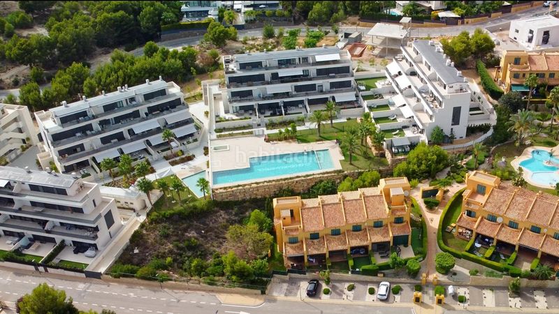 Foto 0ef06d18-7b89-4d09-8f9f-22cc61a4266f. Dúplex amb calefacció aparcament piscina a Golf Bahía Finestrat