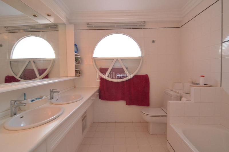 Foto 40b82ecf-6833-4e36-9e46-0bc847c23ee8. Chalet mit heizung parking pool in Zona Carrefour - Urbanizaciones Torrevieja