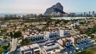 Casa adossada a Marisol Park - Ortembach - Los Almendros. Viviendas unifamiliares adosadas de nueva construcción