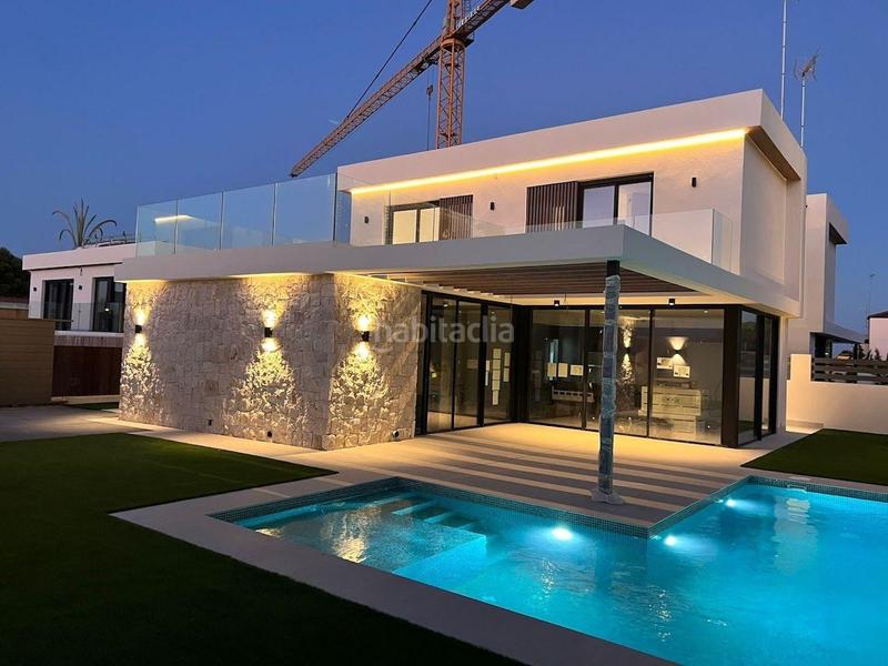 Foto dd65fcc6-8f4e-49f1-9dd3-d29ded589375. Chalet avec piscine dans Lomas de Cabo Roig - Los Dolses Orihuela