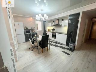 Location Appartement  Calle venezuela. Se alquila atractivo piso!!!