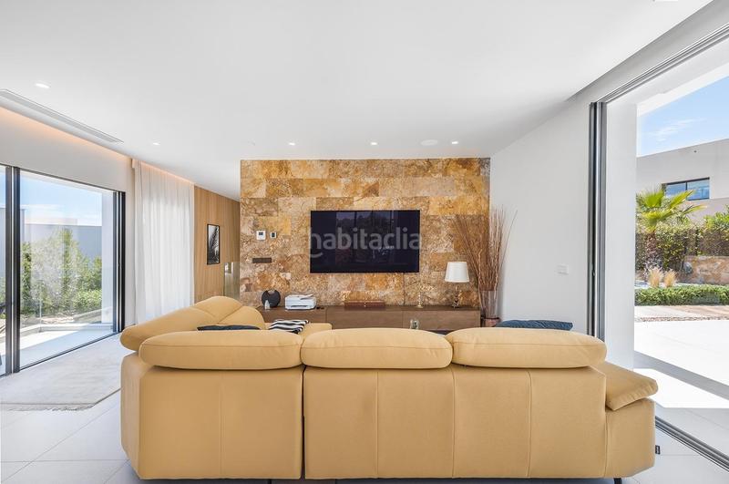 Foto 0e6cf4f7-8682-46db-8c13-745509936f1f. Chalet con parcheggio piscina in Fontcalent Alicante