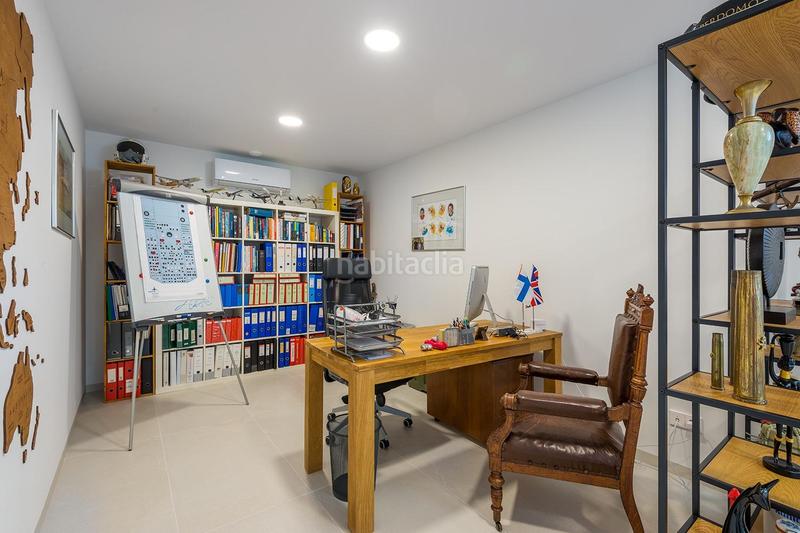 Foto 0ea27b9e-3050-4e86-b429-3d843cf42f34. Chalet con parcheggio piscina in Fontcalent Alicante