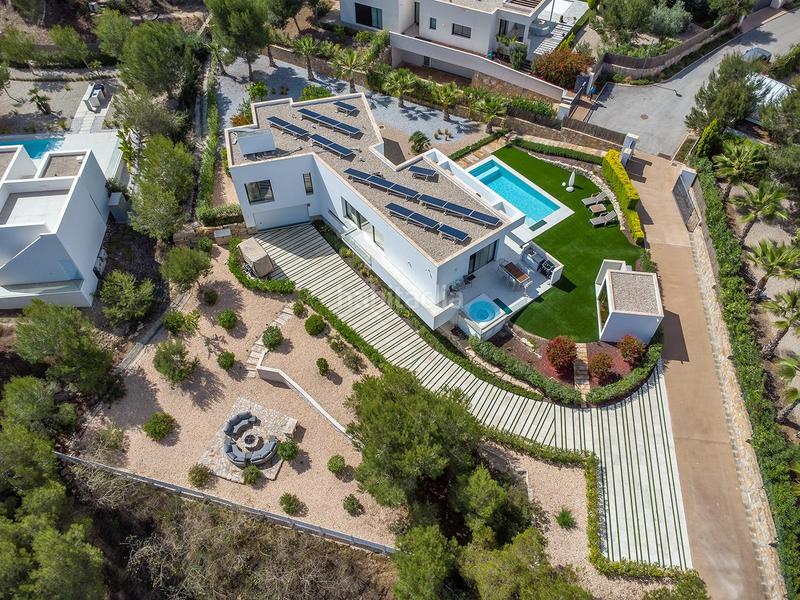 Foto 2ab9276d-87a3-46a2-a83a-b3e7184cf73c. Chalet con parcheggio piscina in Fontcalent Alicante