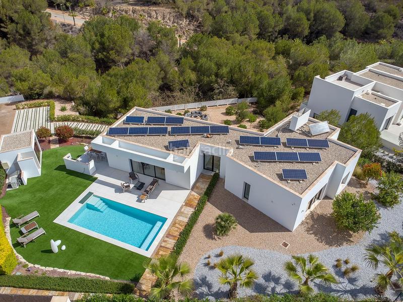 Foto 61c16904-3d5a-4fee-81e4-a899d9023415. Chalet con parcheggio piscina in Fontcalent Alicante