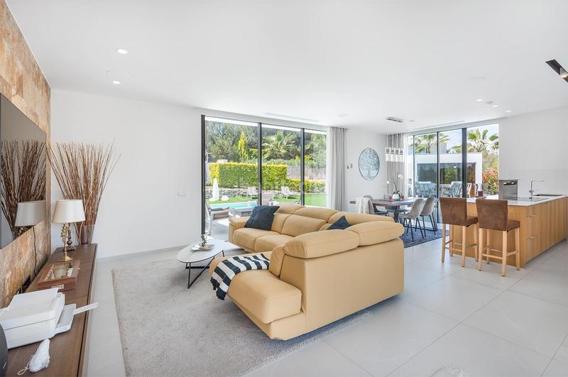 Foto 9396f6bd-bad8-45cb-9f6b-959a5755f34c. Chalet con parcheggio piscina in Fontcalent Alicante