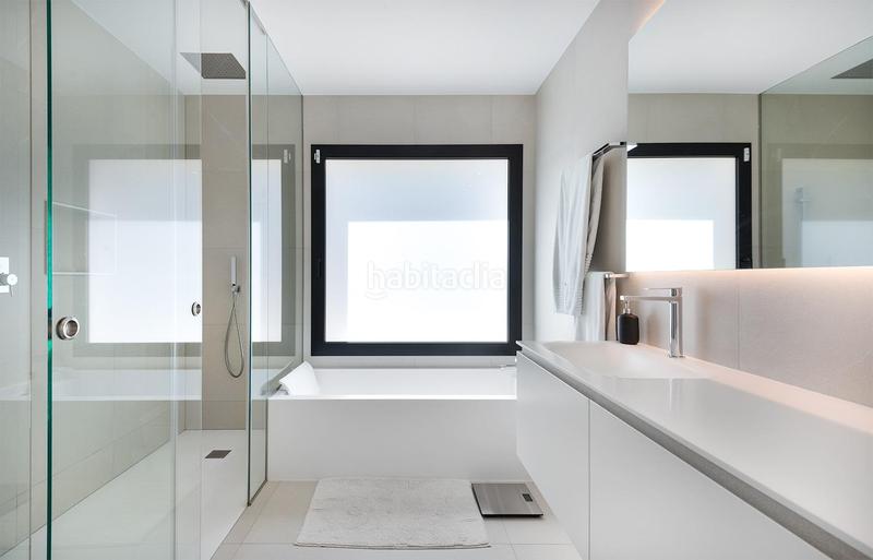 Foto fe8c2b21-f601-4a0b-87f4-08f75efa61e2. Chalet con parcheggio piscina in Fontcalent Alicante