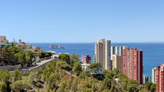 Apartament a Sierra dorada 3. Apartamento con vistas al mar  con licencia turística en benidor