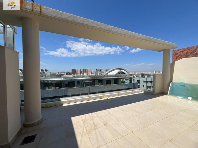 Foto 4892a80f-63cb-4128-90fc-1669aa063d02. Attico con riscaldamento parcheggio piscina in Penya-Roja - Avda. Francia Valencia